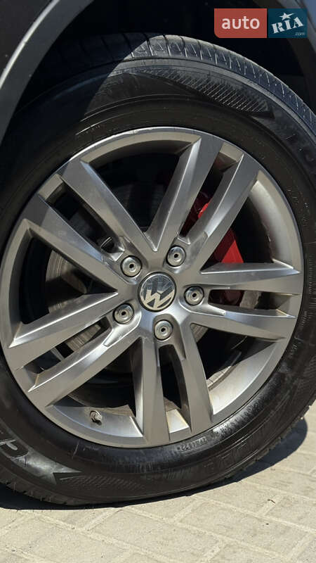 Позашляховик / Кросовер Volkswagen Touareg 2015 в Львові фото 18 Позашляховик / Кросовер Volkswagen Touareg 2015 в Львові