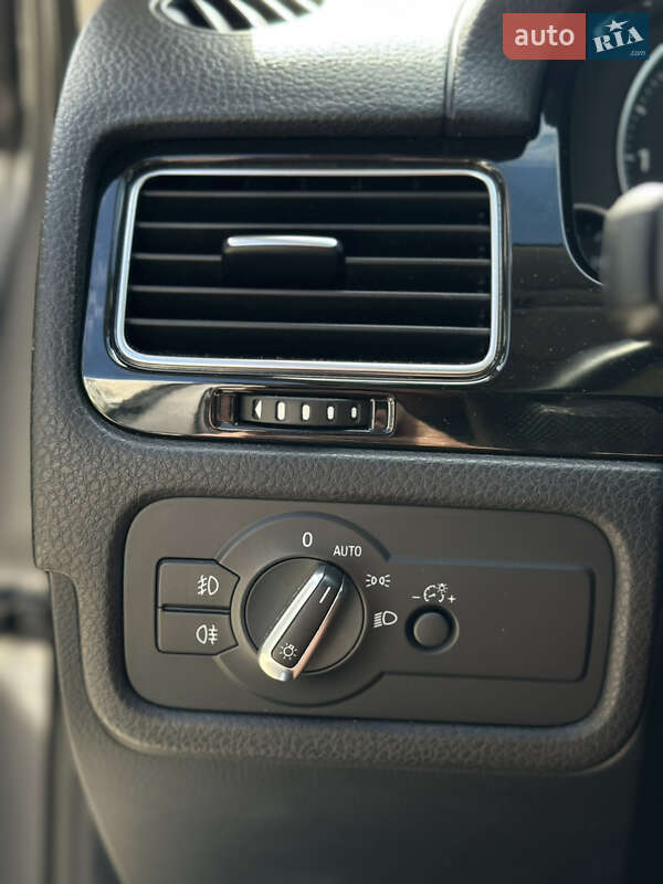 Позашляховик / Кросовер Volkswagen Touareg 2013 в Львові фото 15 Позашляховик / Кросовер Volkswagen Touareg 2013 в Львові