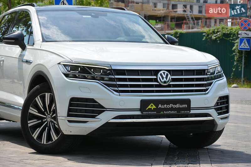 Внедорожник / Кроссовер Volkswagen Touareg 2019 в Киеве