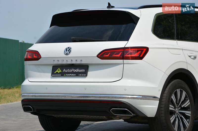 Внедорожник / Кроссовер Volkswagen Touareg 2019 в Киеве
