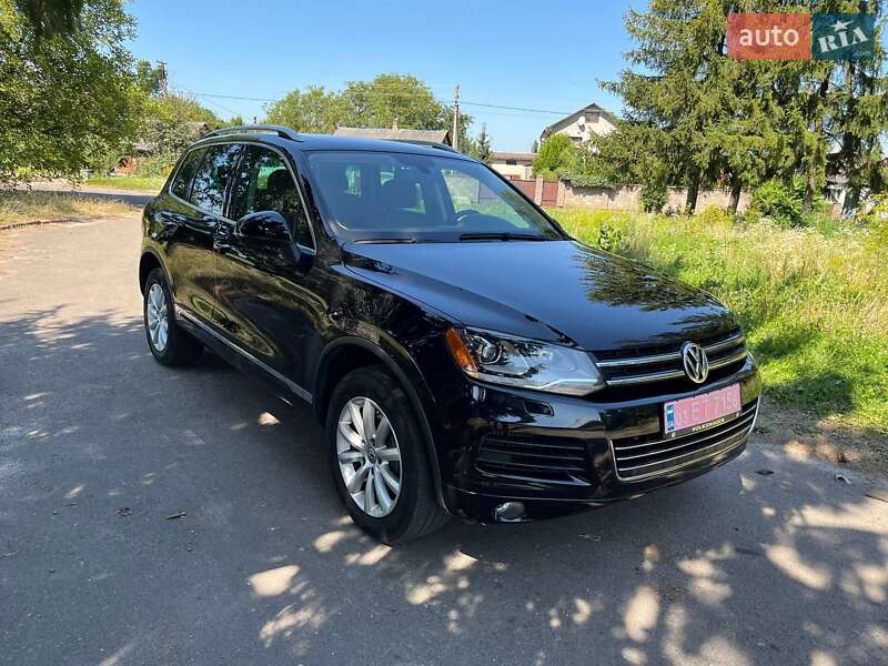 Внедорожник / Кроссовер Volkswagen Touareg 2013 в Дубно