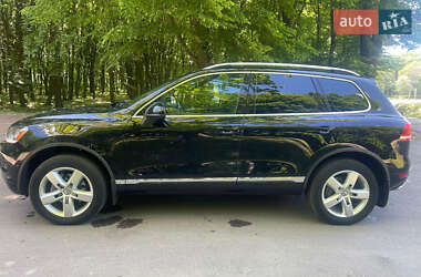 Внедорожник / Кроссовер Volkswagen Touareg 2011 в Львове