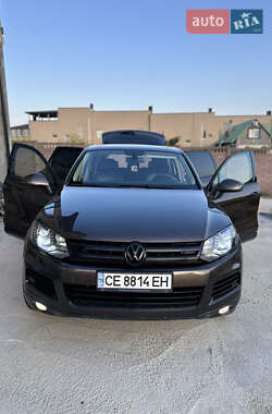 Позашляховик / Кросовер Volkswagen Touareg 2012 в Чернівцях