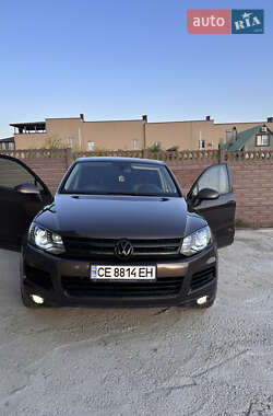 Внедорожник / Кроссовер Volkswagen Touareg 2012 в Черновцах
