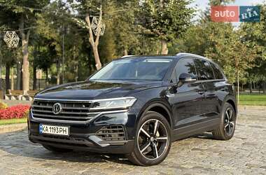 Позашляховик / Кросовер Volkswagen Touareg 2020 в Києві