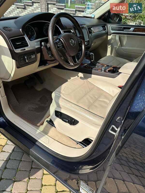 Внедорожник / Кроссовер Volkswagen Touareg 2011 в Ивано-Франковске