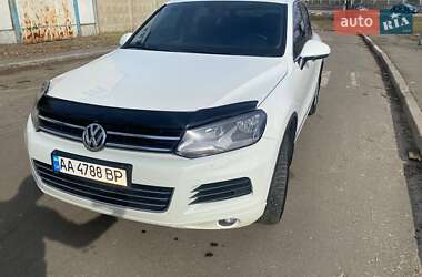 Внедорожник / Кроссовер Volkswagen Touareg 2014 в Киеве