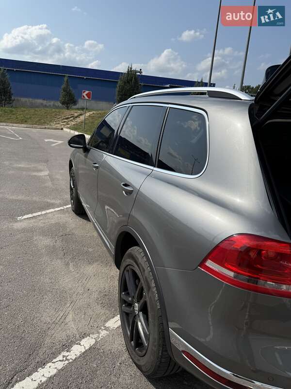Внедорожник / Кроссовер Volkswagen Touareg 2017 в Виннице