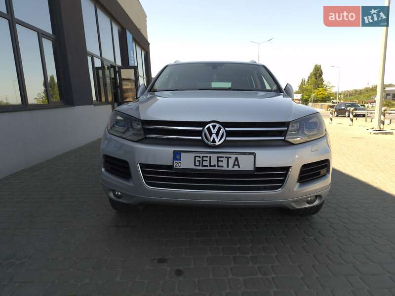 Позашляховик / Кросовер Volkswagen Touareg 2011 в Скалаті