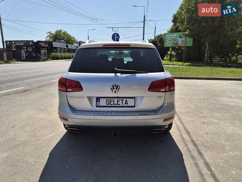 Позашляховик / Кросовер Volkswagen Touareg 2011 в Скалаті
