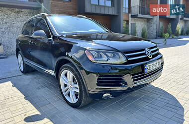 Внедорожник / Кроссовер Volkswagen Touareg 2012 в Днепре