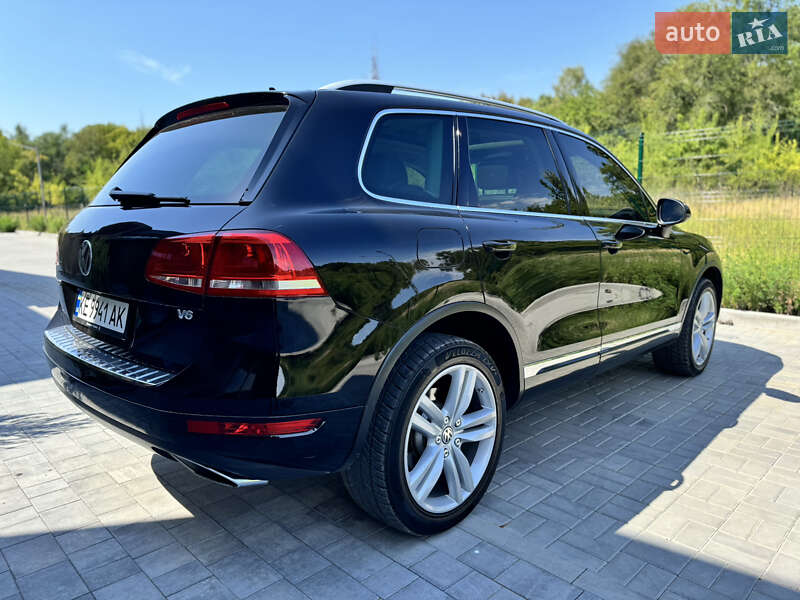 Позашляховик / Кросовер Volkswagen Touareg 2012 в Дніпрі