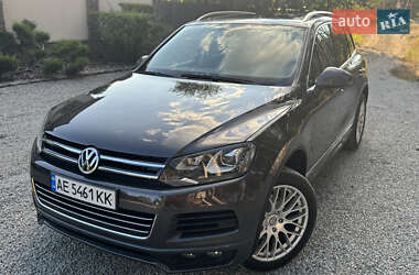 Позашляховик / Кросовер Volkswagen Touareg 2011 в Дніпрі