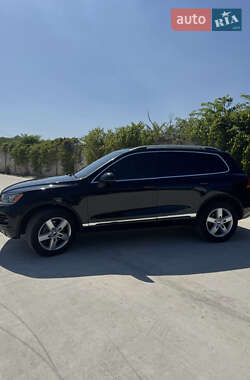 Внедорожник / Кроссовер Volkswagen Touareg 2010 в 