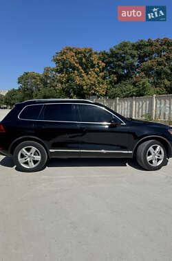 Внедорожник / Кроссовер Volkswagen Touareg 2010 в 