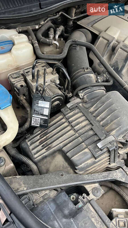 Внедорожник / Кроссовер Volkswagen Touareg 2010 в Новоселице