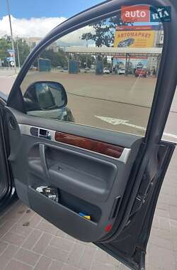 Внедорожник / Кроссовер Volkswagen Touareg 2007 в Киеве