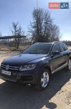 Позашляховик / Кросовер Volkswagen Touareg 2013 в Полтаві