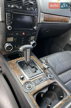 Внедорожник / Кроссовер Volkswagen Touareg 2008 в 