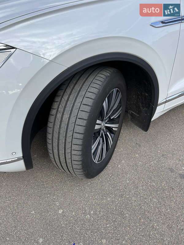 Внедорожник / Кроссовер Volkswagen Touareg 2018 в Коростене фото 21 Внедорожник / Кроссовер Volkswagen Touareg 2018 в Коростене