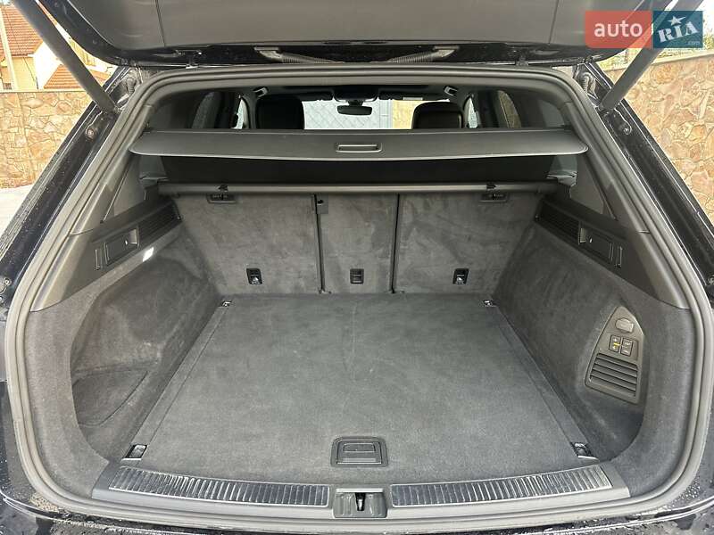 Позашляховик / Кросовер Volkswagen Touareg 2018 в Луцьку