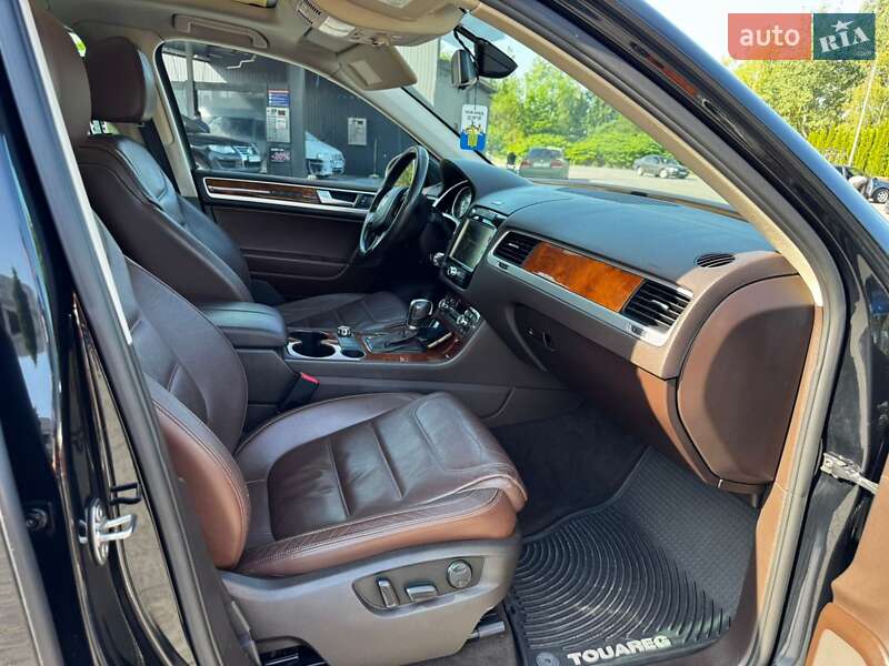 Внедорожник / Кроссовер Volkswagen Touareg 2012 в Надворной