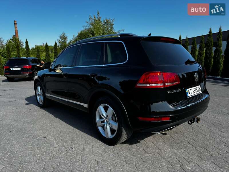 Внедорожник / Кроссовер Volkswagen Touareg 2012 в Надворной