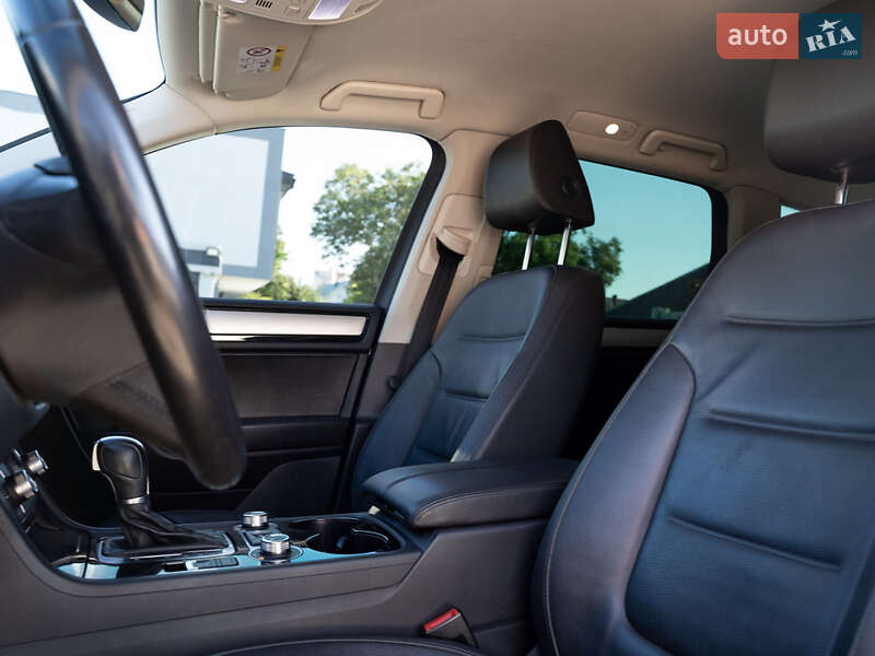 Позашляховик / Кросовер Volkswagen Touareg 2016 в Одесі фото 21 Позашляховик / Кросовер Volkswagen Touareg 2016 в Одесі