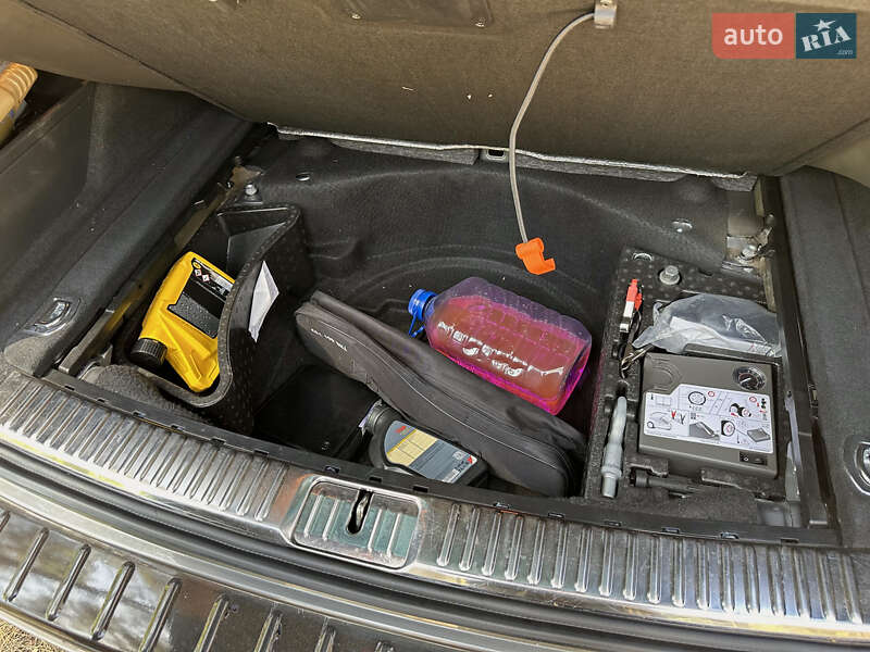 Внедорожник / Кроссовер Volkswagen Touareg 2013 в Кривом Роге