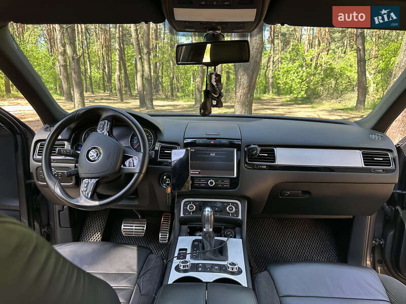 Внедорожник / Кроссовер Volkswagen Touareg 2013 в Кривом Роге