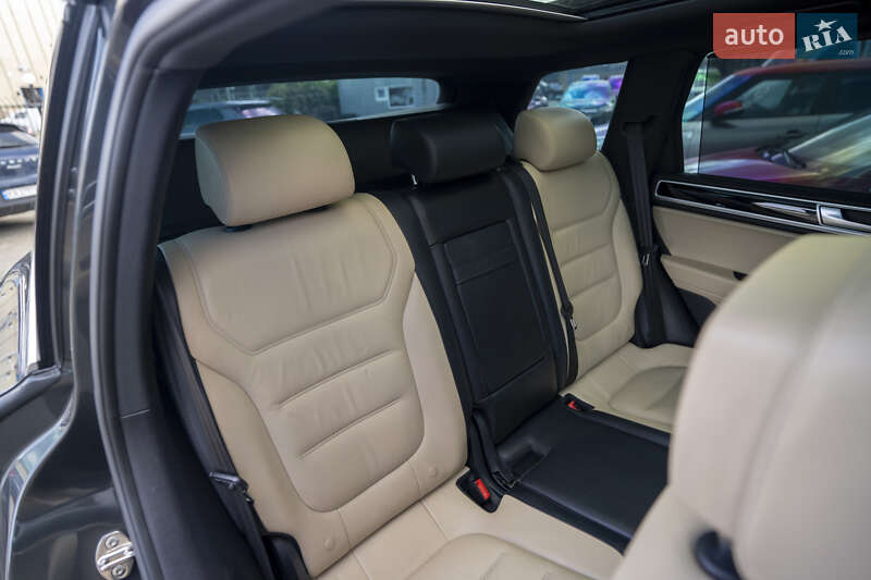 Внедорожник / Кроссовер Volkswagen Touareg 2015 в Киеве фото 35 Внедорожник / Кроссовер Volkswagen Touareg 2015 в Киеве