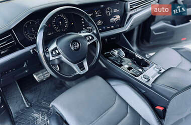 Внедорожник / Кроссовер Volkswagen Touareg 2019 в Киеве