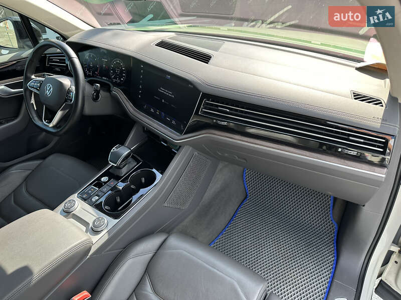 Позашляховик / Кросовер Volkswagen Touareg 2020 в Києві фото 8 Позашляховик / Кросовер Volkswagen Touareg 2020 в Києві