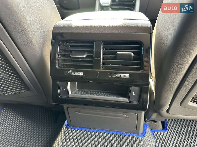 Позашляховик / Кросовер Volkswagen Touareg 2020 в Києві фото 12 Позашляховик / Кросовер Volkswagen Touareg 2020 в Києві