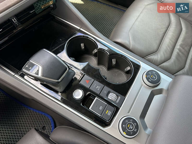 Позашляховик / Кросовер Volkswagen Touareg 2020 в Києві фото 15 Позашляховик / Кросовер Volkswagen Touareg 2020 в Києві