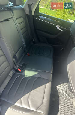 Внедорожник / Кроссовер Volkswagen Touareg 2021 в 