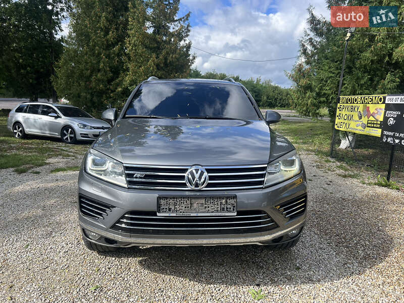 Внедорожник / Кроссовер Volkswagen Touareg 2016 в Залещиках