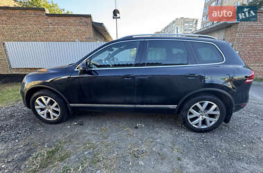 Внедорожник / Кроссовер Volkswagen Touareg 2014 в Хмельницком