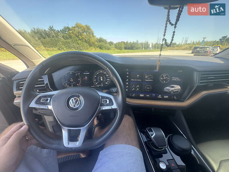 Внедорожник / Кроссовер Volkswagen Touareg 2018 в Коломые