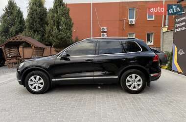 Внедорожник / Кроссовер Volkswagen Touareg 2017 в 