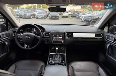 Внедорожник / Кроссовер Volkswagen Touareg 2017 в 