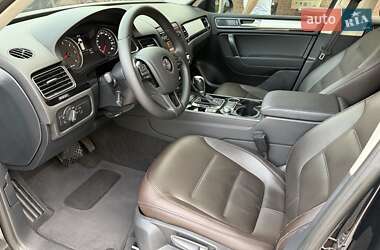 Внедорожник / Кроссовер Volkswagen Touareg 2017 в 