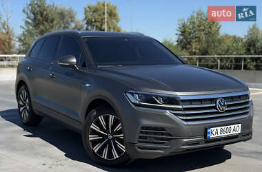 Внедорожник / Кроссовер Volkswagen Touareg 2021 в Киеве