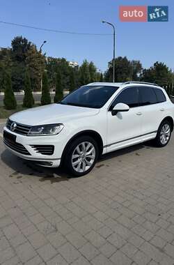 Внедорожник / Кроссовер Volkswagen Touareg 2015 в Дрогобыче