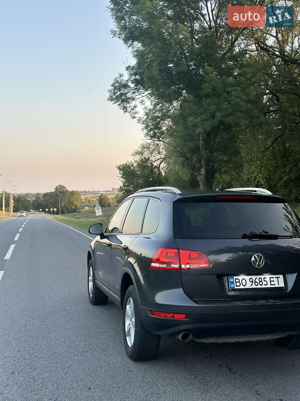Внедорожник / Кроссовер Volkswagen Touareg 2012 в Подволочиске