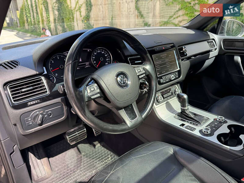 Позашляховик / Кросовер Volkswagen Touareg 2010 в Хмельницькому