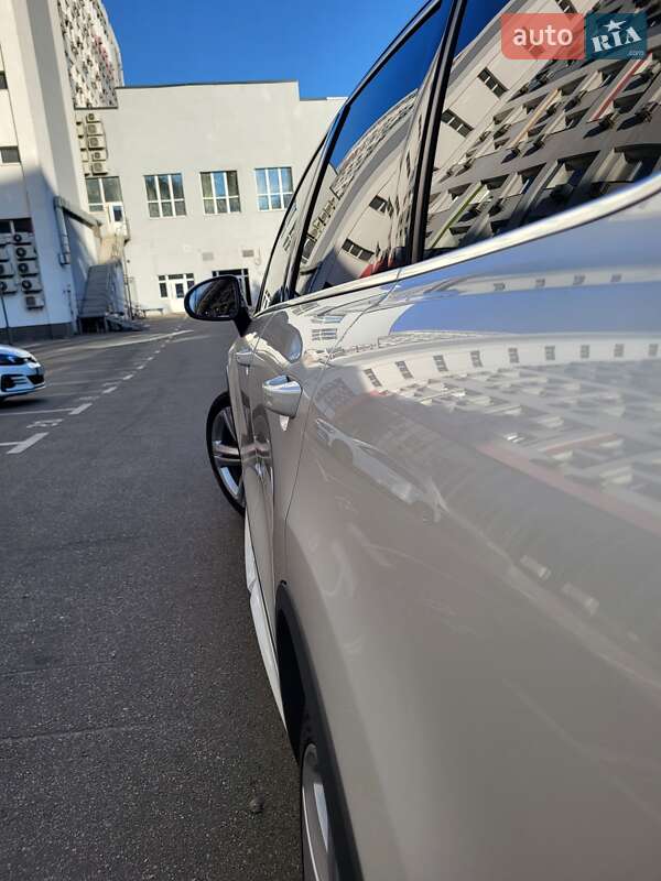 Внедорожник / Кроссовер Volkswagen Touareg 2015 в Херсоне