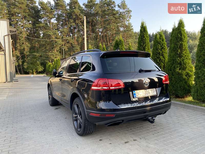 Позашляховик / Кросовер Volkswagen Touareg 2015 в Яворові