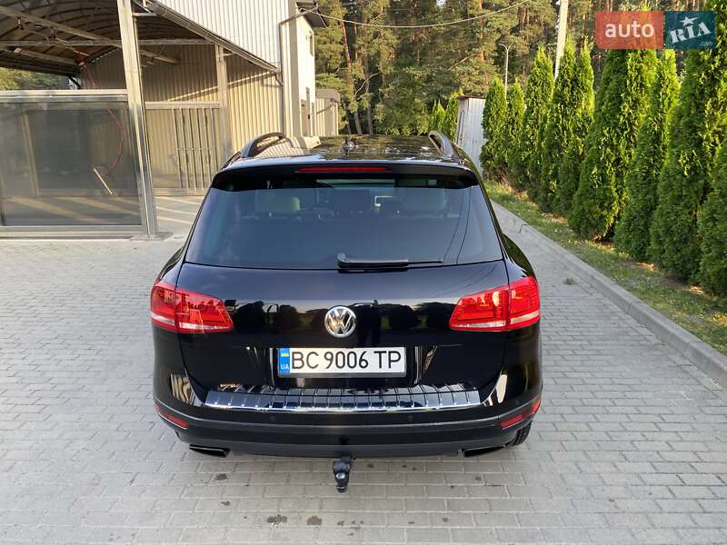 Позашляховик / Кросовер Volkswagen Touareg 2015 в Яворові