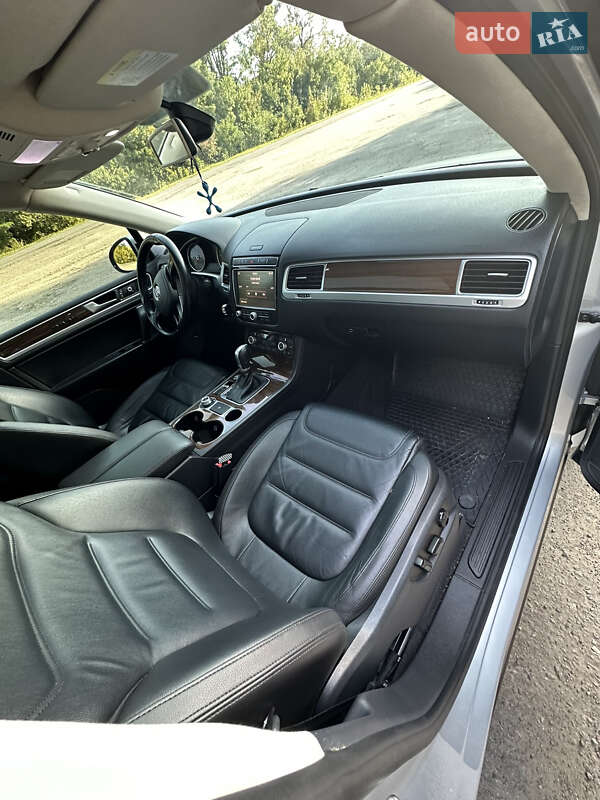 Внедорожник / Кроссовер Volkswagen Touareg 2015 в Белой Церкви